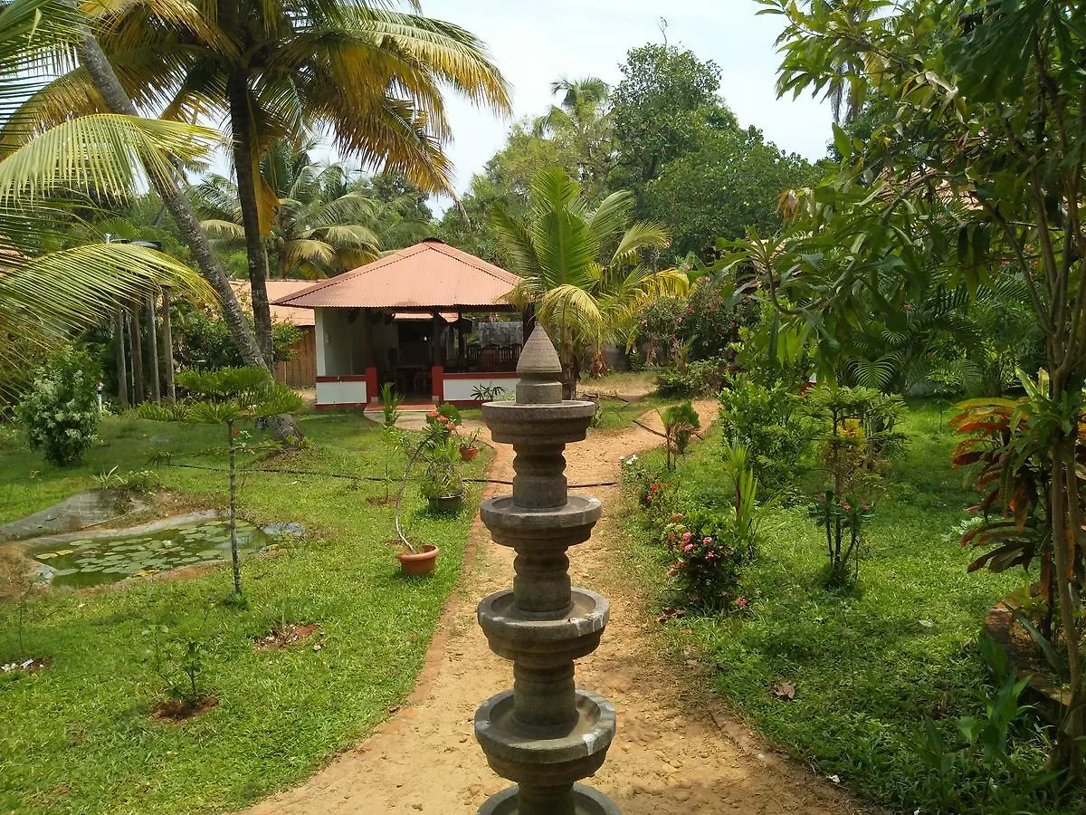 Pozhiyoram Ayurveda Beach Resort Alappuzha 2*,